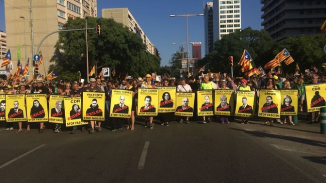 Manifestació 14-7-18 Delicte inventat  per Llarena: ni presó, ni exili // Teresa Carreras