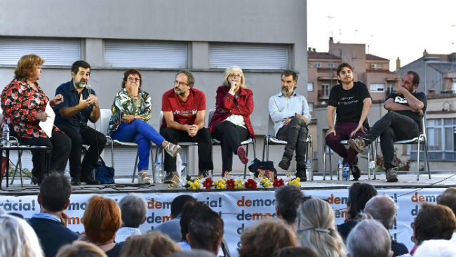 «Ara ens toca defensar la democràcia com un sol poble» // Teresa Carreras