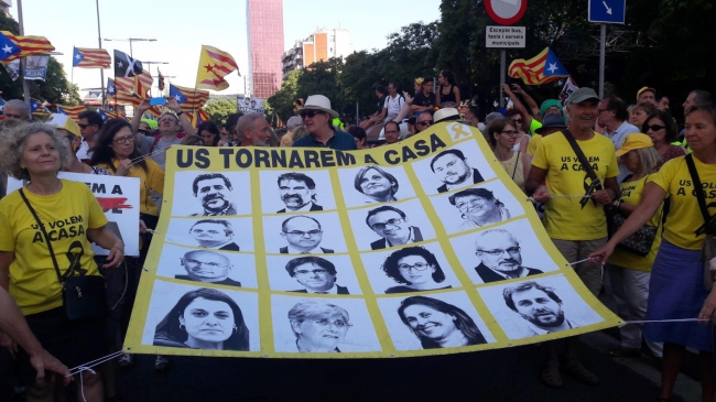 Manifestació 14-7-18 Delicte inventat  per Llarena: ni presó, ni exili // Teresa Carreras