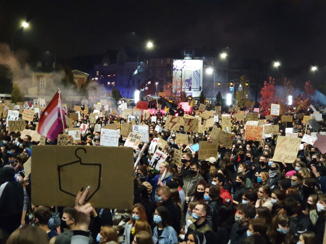 Polònia:Reduir a les dones a ser una incubadora // Teresa Carreras